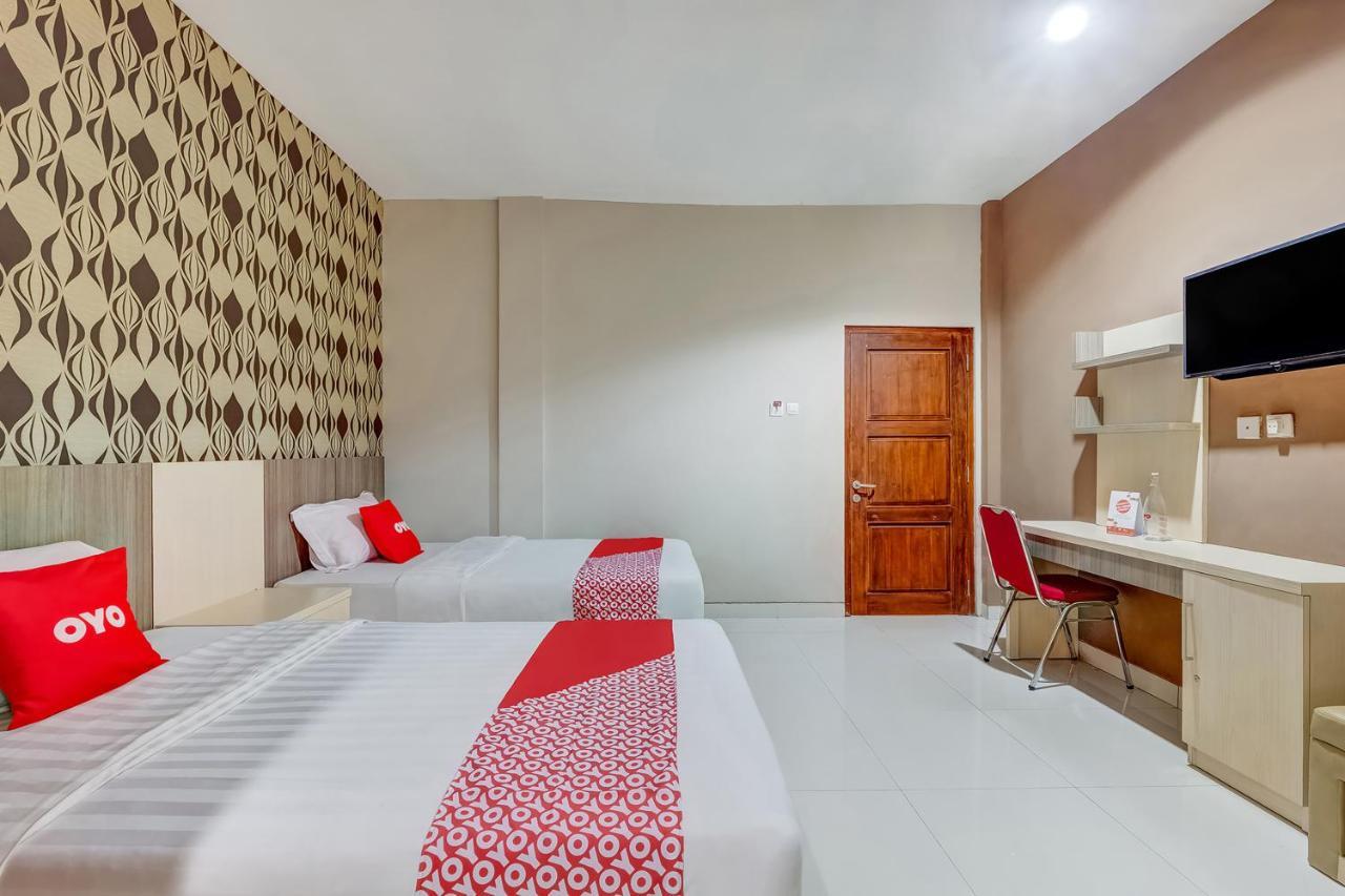 Oyo Flagship 3726 Tembok Batu Residence Tugu Kültér fotó