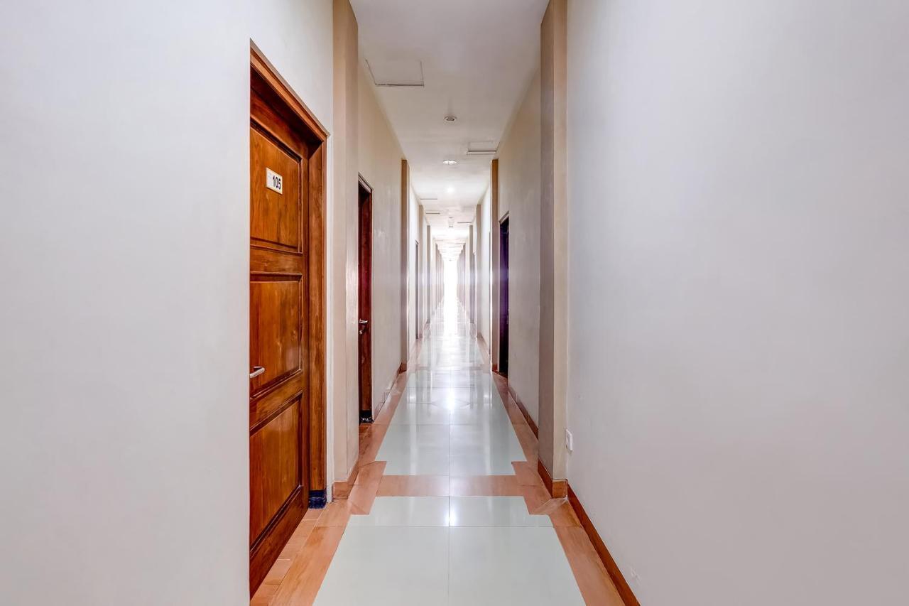 Oyo Flagship 3726 Tembok Batu Residence Tugu Kültér fotó