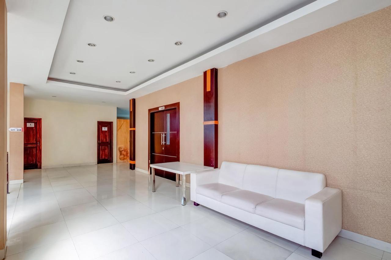 Oyo Flagship 3726 Tembok Batu Residence Tugu Kültér fotó