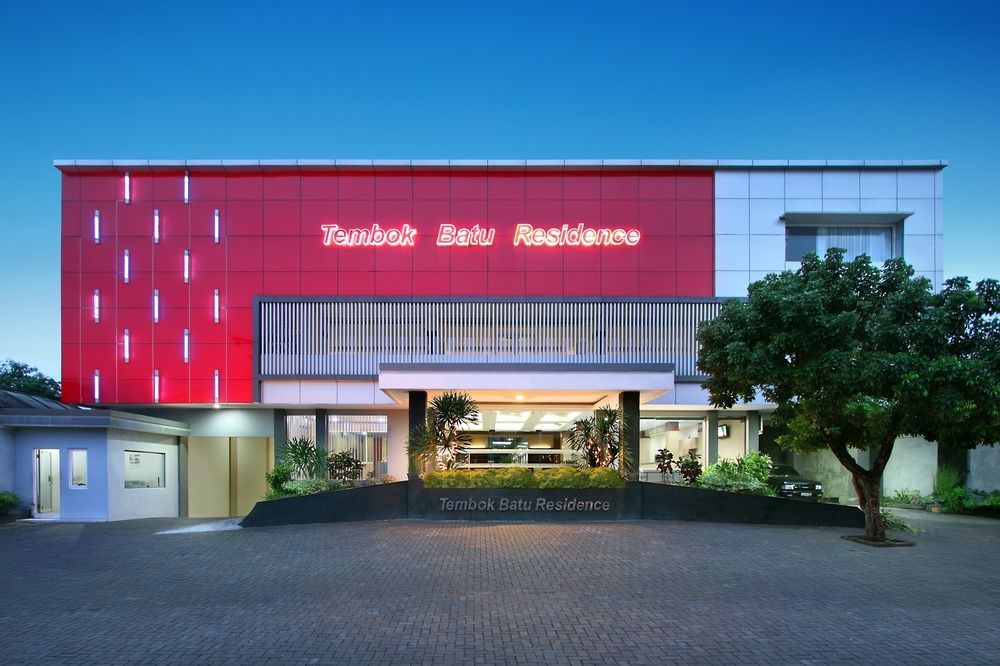Oyo Flagship 3726 Tembok Batu Residence Tugu Kültér fotó